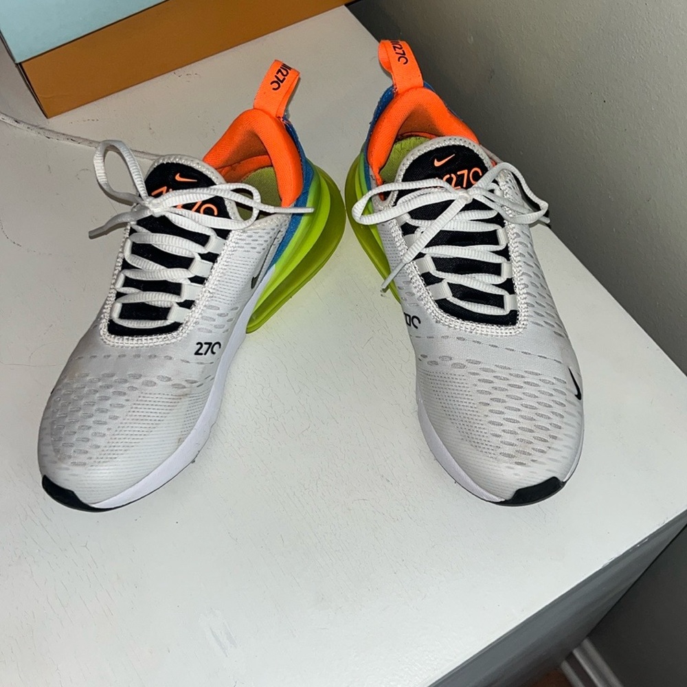 Nike womens air max 270 summit white Volt orange sneakers. Size 7